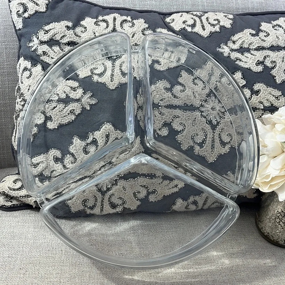 CIRCLE Glass Made in Turkey Round Divided Decorative Serving Bowl - Picture 4 of 9